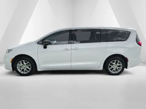 More photos of 2024 Chrysler Pacifica Touring L at Hometown Chevrolet, OH