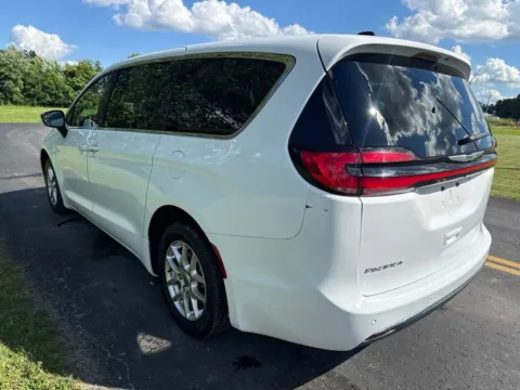 More photos of 2024 Chrysler Pacifica Touring L at Hometown Chevrolet, OH