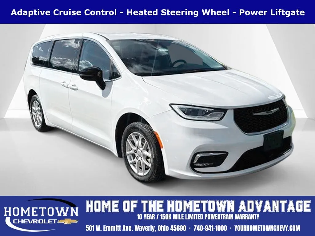 2024 Chrysler Pacifica Touring L's photo