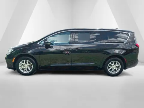 More photos of 2024 Chrysler Pacifica Touring L at Hometown Chevrolet, OH