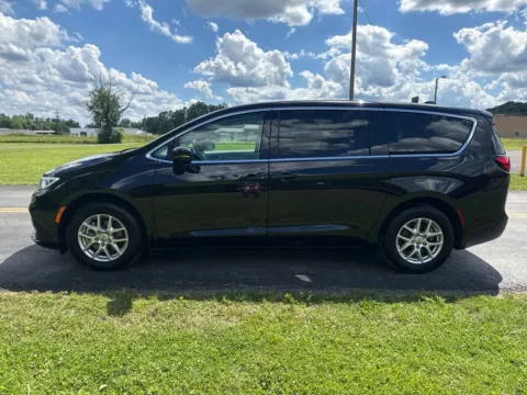 More photos of 2024 Chrysler Pacifica Touring L at Hometown Chevrolet, OH