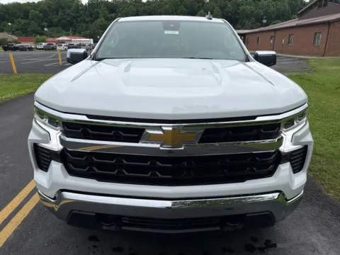 Photos of 2026 Chevrolet Silverado 1500 LT for sale in Waverly, OH at Hometown Chevrolet