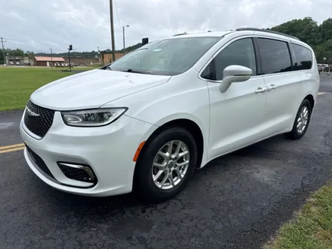 Another view of 2022 Chrysler Pacifica Touring L for sale in Waverly, OH at Hometown Chevrolet