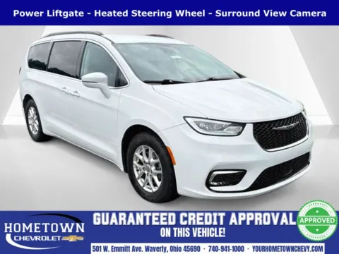 White 2022 Chrysler Pacifica Touring L for sale in Waverly, OH