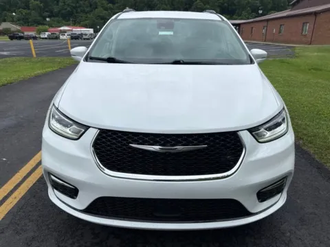 Photos of 2022 Chrysler Pacifica Touring L for sale in Waverly, OH at Hometown Chevrolet