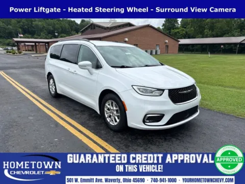 White 2022 Chrysler Pacifica Touring L for sale in Waverly, OH