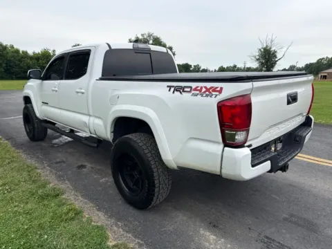 More photos of 2017 Toyota Tacoma at Hometown Chevrolet, OH