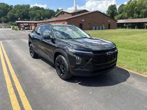 Black 2026 Chevrolet Trax LT for sale in Waverly, OH