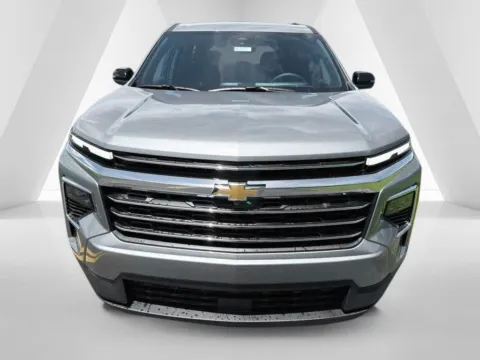 Photos of 2026 Chevrolet Traverse LT for sale in Waverly, OH at Hometown Chevrolet