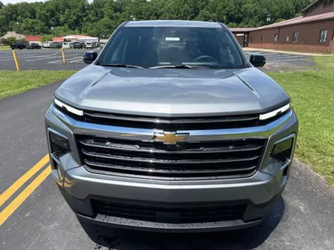 Photos of 2026 Chevrolet Traverse LT for sale in Waverly, OH at Hometown Chevrolet