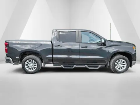 More photos of 2023 Chevrolet Silverado 1500 LT at Hometown Chevrolet, OH
