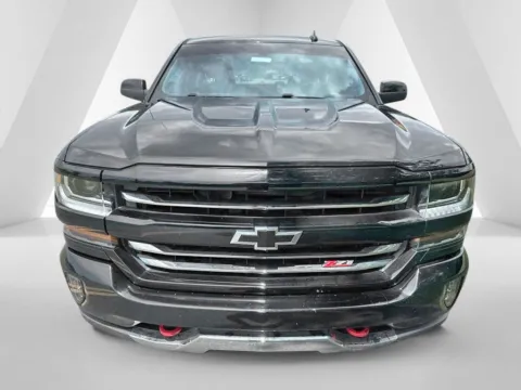 Photos of 2017 Chevrolet Silverado 1500 LT for sale in Waverly, OH at Hometown Chevrolet