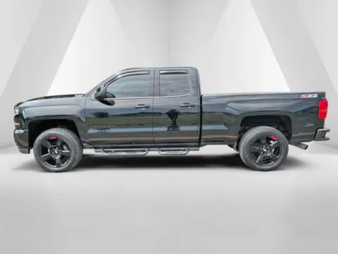 More photos of 2017 Chevrolet Silverado 1500 LT at Hometown Chevrolet, OH