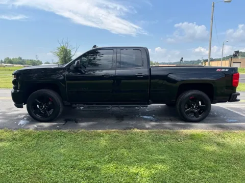 More photos of 2017 Chevrolet Silverado 1500 LT at Hometown Chevrolet, OH