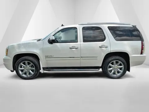 More photos of 2013 GMC Yukon Denali at Hometown Chevrolet, OH