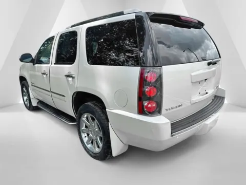 More photos of 2013 GMC Yukon Denali at Hometown Chevrolet, OH