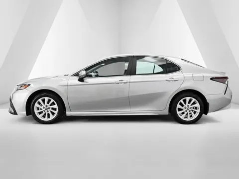 More photos of 2024 Toyota Camry SE Nightshade at Hometown Chevrolet, OH