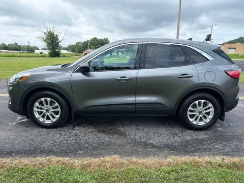 More photos of 2022 Ford Escape SE at Hometown Chevrolet, OH