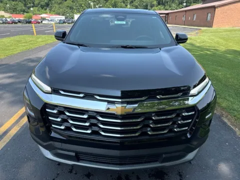 Photos of 2027 Chevrolet Equinox LT for sale in Waverly, OH at Hometown Chevrolet