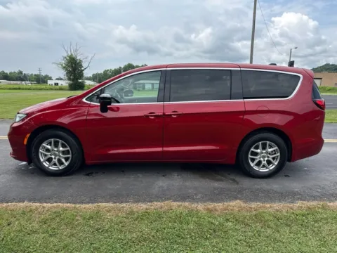 More photos of 2024 Chrysler Pacifica Touring L at Hometown Chevrolet, OH