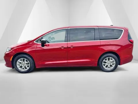 More photos of 2024 Chrysler Pacifica Touring L at Hometown Chevrolet, OH