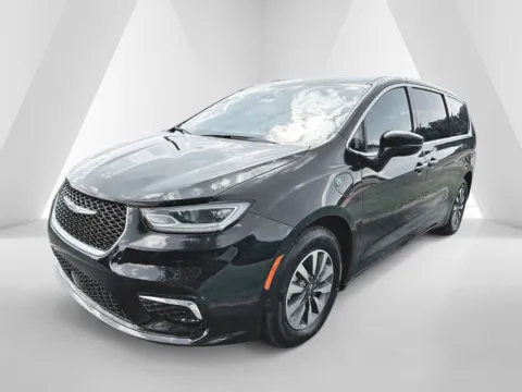 Another view of 2023 Chrysler Pacifica Hybrid Touring L for sale in Waverly, OH at Hometown Chevrolet