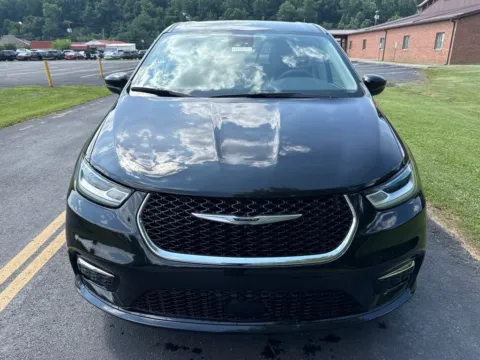 Photos of 2023 Chrysler Pacifica Hybrid Touring L for sale in Waverly, OH at Hometown Chevrolet