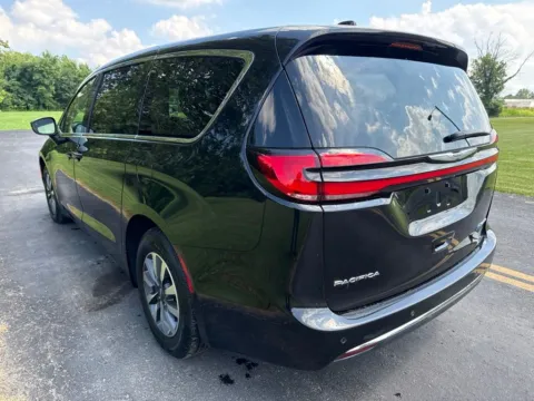 More photos of 2023 Chrysler Pacifica Hybrid Touring L at Hometown Chevrolet, OH