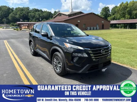 Black 2024 Nissan Rogue S for sale in Waverly, OH