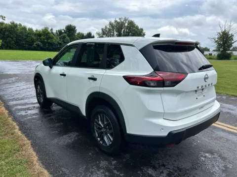 More photos of 2024 Nissan Rogue S at Hometown Chevrolet, OH