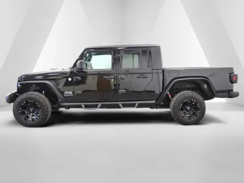More photos of 2023 Jeep Gladiator Overland at Hometown Chevrolet, OH