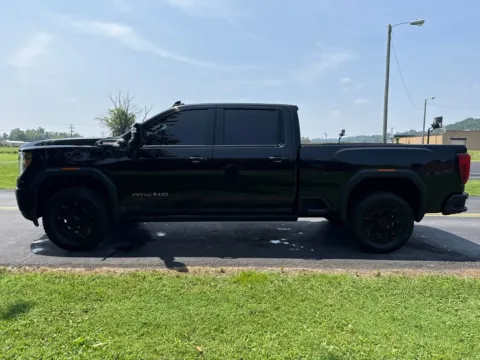 More photos of 2022 GMC Sierra 2500HD AT4 at Hometown Chevrolet, OH