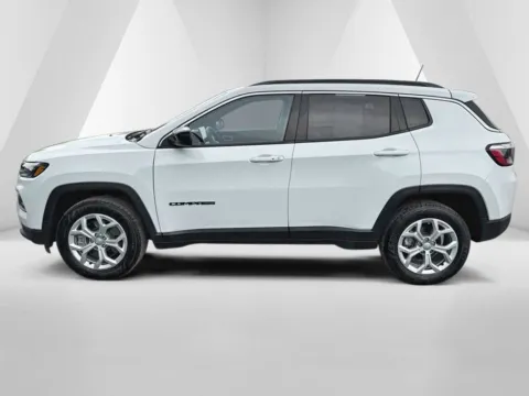 More photos of 2024 Jeep Compass Latitude at Hometown Chevrolet, OH