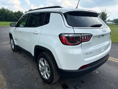 More photos of 2024 Jeep Compass Latitude at Hometown Chevrolet, OH