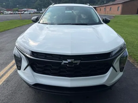 Photos of 2026 Chevrolet Trax LT for sale in Waverly, OH at Hometown Chevrolet