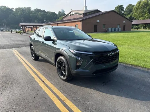 Gray 2026 Chevrolet Trax LT for sale in Waverly, OH