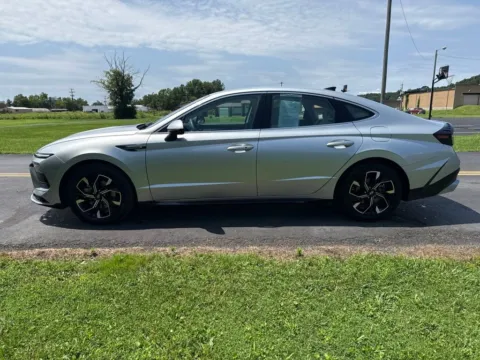 More photos of 2025 Hyundai Sonata SEL at Hometown Chevrolet, OH