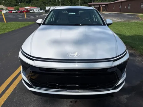 Photos of 2025 Hyundai Sonata SEL for sale in Waverly, OH at Hometown Chevrolet
