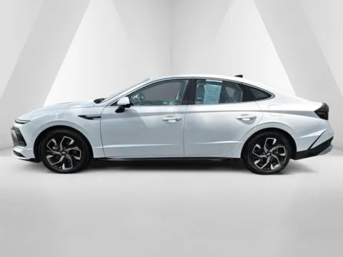 More photos of 2025 Hyundai Sonata SEL at Hometown Chevrolet, OH