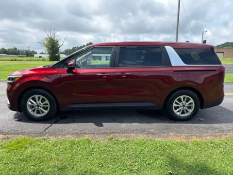 More photos of 2023 Kia Carnival LX Seat Package at Hometown Chevrolet, OH