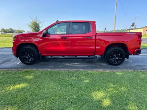 More photos of 2021 Chevrolet Silverado 1500 Custom at Hometown Chevrolet, OH