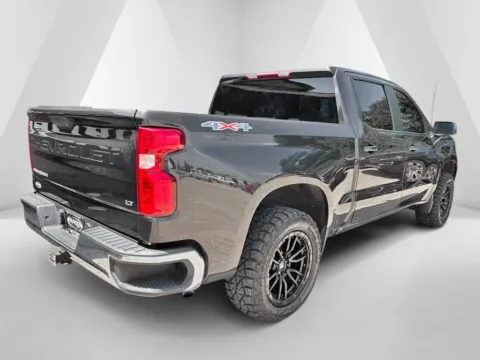 More photos of 2023 Chevrolet Silverado 1500 LT at Hometown Chevrolet, OH
