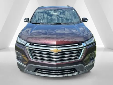 Photos of 2022 Chevrolet Traverse LT for sale in Waverly, OH at Hometown Chevrolet