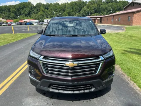 Photos of 2022 Chevrolet Traverse LT for sale in Waverly, OH at Hometown Chevrolet