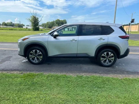 More photos of 2021 Nissan Rogue SV at Hometown Chevrolet, OH