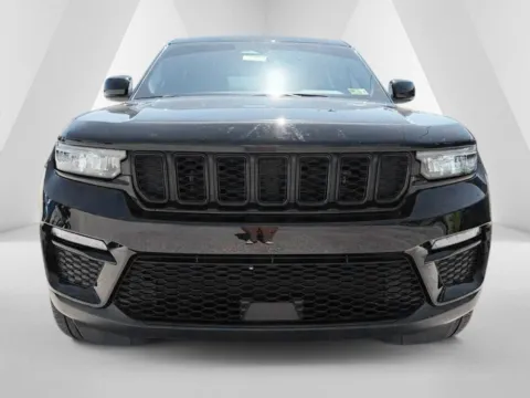 Photos of 2024 Jeep Grand Cherokee Limited for sale in Waverly, OH at Hometown Chevrolet