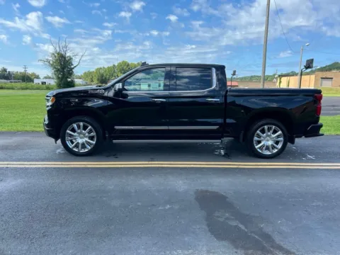 More photos of 2024 Chevrolet Silverado 1500 High Country at Hometown Chevrolet, OH