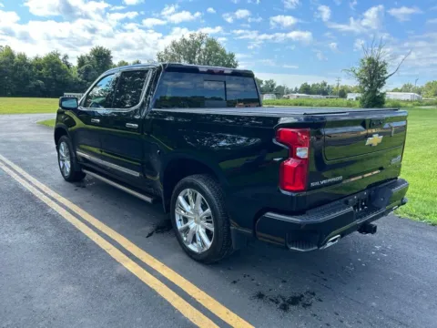 More photos of 2024 Chevrolet Silverado 1500 High Country at Hometown Chevrolet, OH