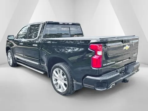 More photos of 2024 Chevrolet Silverado 1500 High Country at Hometown Chevrolet, OH