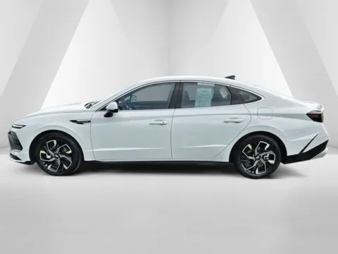 More photos of 2025 Hyundai Sonata SEL at Hometown Chevrolet, OH